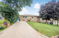 203 E 5th St, Dell Rapids, SD 57022-1609