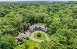 31 Sawmill Lane, Greenwich, CT 06830