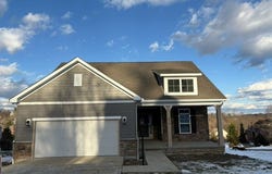 476 Spruce Lane, Houston, PA 15342