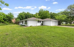 2906 Tanglewood Drive, Commerce, TX 75428