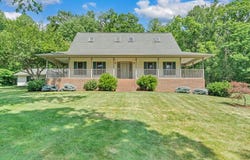 5145 Bradshaw Rd, Salem, VA 24153