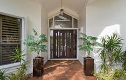 355 Coconut Cir, Weston, FL 33326