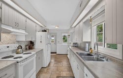 15 VILLAGE SQ, HARRISONBURG, VA 22802