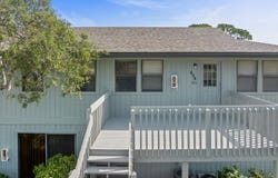 654 Centre Court SW, Vero Beach, FL 32962