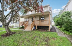 55 Harrison Ave, Waldwick Boro, NJ 07463-1814