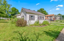 35 Pleasant Street, Quincy, MI 49082