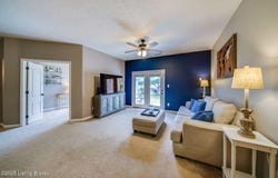 9405 Magnolia Ridge Dr, Louisville, KY 40291