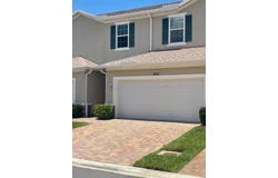 956 NE Trailside Run, Port Saint Lucie, FL 34983