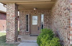 910 SW 81st St, Lawton, OK 73505