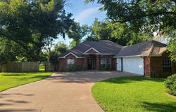 9020 Monticello Drive, Granbury, TX 76049