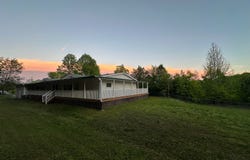 301 Smith Heights Rd, Paris, TN 38242