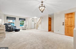 19 N DUNMOOR, HAMILTON, NJ 08690