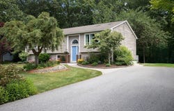 25 Mandys Pl, Swansea, MA 02777