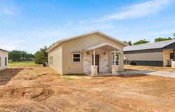 1109 E Navarro Avenue, Mart, TX 76664