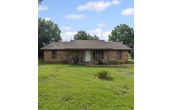 206 N Main Street, Bailey, TX 75413