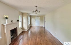 123 Salmon Street, Martinsville, VA 24112