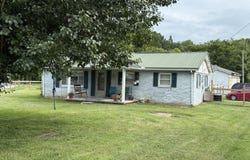 298 West Hwy 1376, East Bernstadt, KY 40729