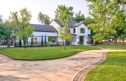7100 Waverly Avenue, Nichols Hills, OK 73116