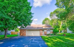 5130 Cottonwood Lane N, Plymouth, MN 55442