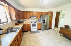 206 E 4th Street, Williamstown, WV 26187