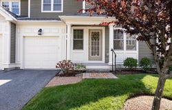 4 Lowell Dr, Hopkinton, MA 01748