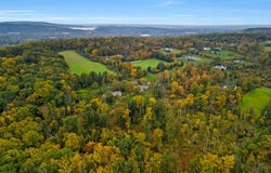 39 Still Hollow Rd, Tewksbury Twp., NJ 08833-4417