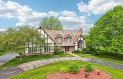 2385 Buckingham Pl, Brookfield, WI 53045