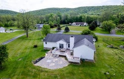 5 Carriage Ln, Hardyston Twp., NJ 07419-9635