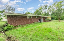 1705 Jefferson Street, Commerce, TX 75428