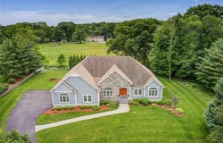 6 Kenwood Court, Seekonk, MA 02771