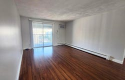 11 Woodcrest Ct, Weymouth, MA 02190
