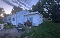 1121 E Lorena Avenue, Wood River, IL 62095