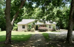 2340 Mt Carmel Ave., Prentiss, MS 39474