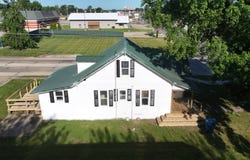 908 W Main St, Fairfield, IL 62837