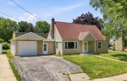 1109 11th Ave, Grafton, WI 53024