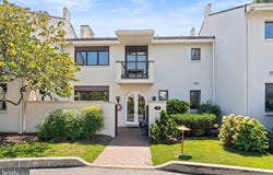 5 AVIGNON, DEVON, PA 19333