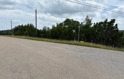104 S Lillian Dr, Kerrville, TX 78028