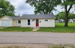 403 N Fisher, Versailles, MO 65084