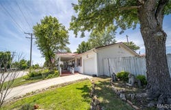 1525 McCutchen Road, Rolla, MO 65401