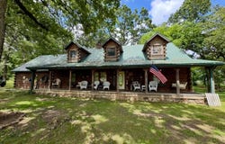 9596 Fox Hunters Road, Benton, IL 62812