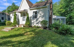 4706 Lansing Drive, North Olmsted, OH 44070