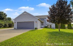 6230 Belmont Farms NE, Belmont, MI 49306