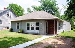 816 SW Parkview ST, Topeka, KS 66606