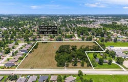 1101  W Price  LN, Rogers, AR 72758