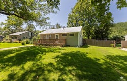 1935 Lincoln Drive, Manhattan, KS 66502
