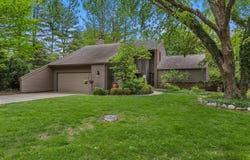 905 Barclay Court, Champaign, IL 61821