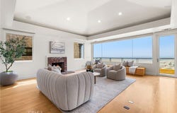 1554 E Oceanfront, Newport Beach, CA 92661