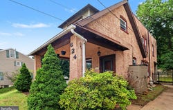 624 BRIDGE Street, PHOENIXVILLE, PA 19460