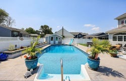 44 Shetland Dr, Clark Twp., NJ 07066-2329