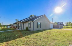 302 N 5th St, Mayfield, KY 42066